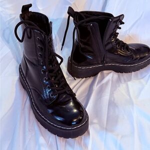 Sincerely Jules black boots 6.5